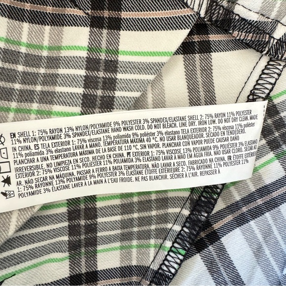 Forever 21. Size Large - Picture 14 of 14